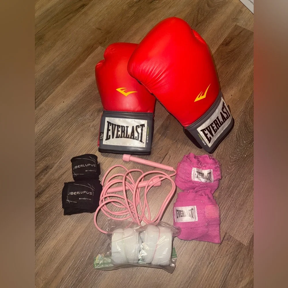 Everlast Pro Style Elite Training Gloves Red 12 oz Boxing Workout Gloves BUNDLE - Picture 14 of 16